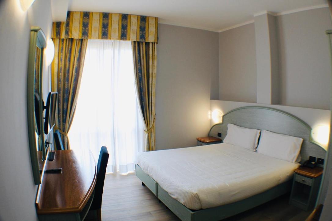 Hotel Europa Milano Rosate Exterior foto
